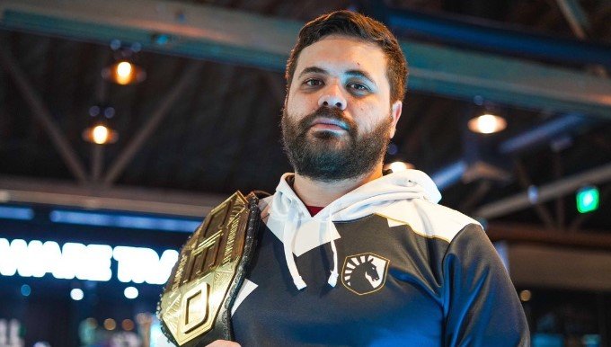 Hungrybox - Bio, Age, Girlfriend, Birthday, Family, Net Worth & Facts